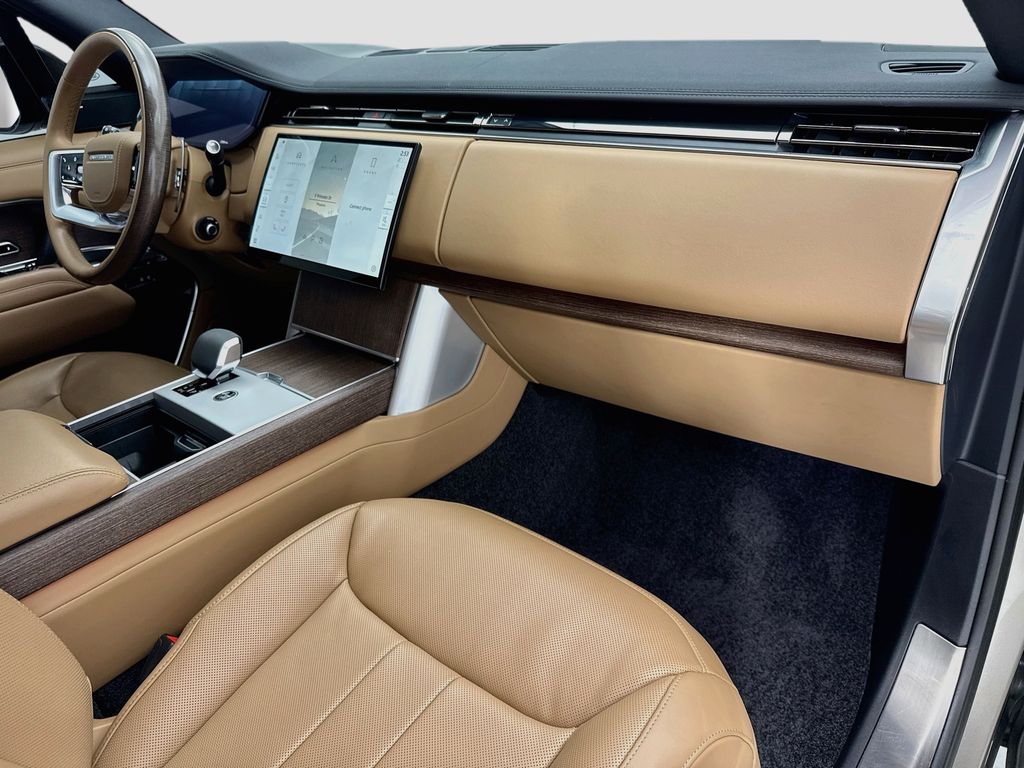 Thumbnail: 2024 Land Rover Range Rover - 16