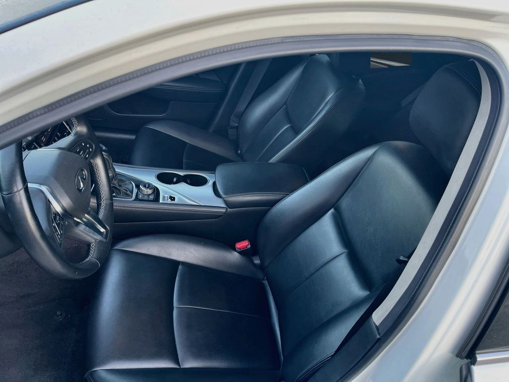 Used 2021 White INFINITI 3.0t LUXE image 18