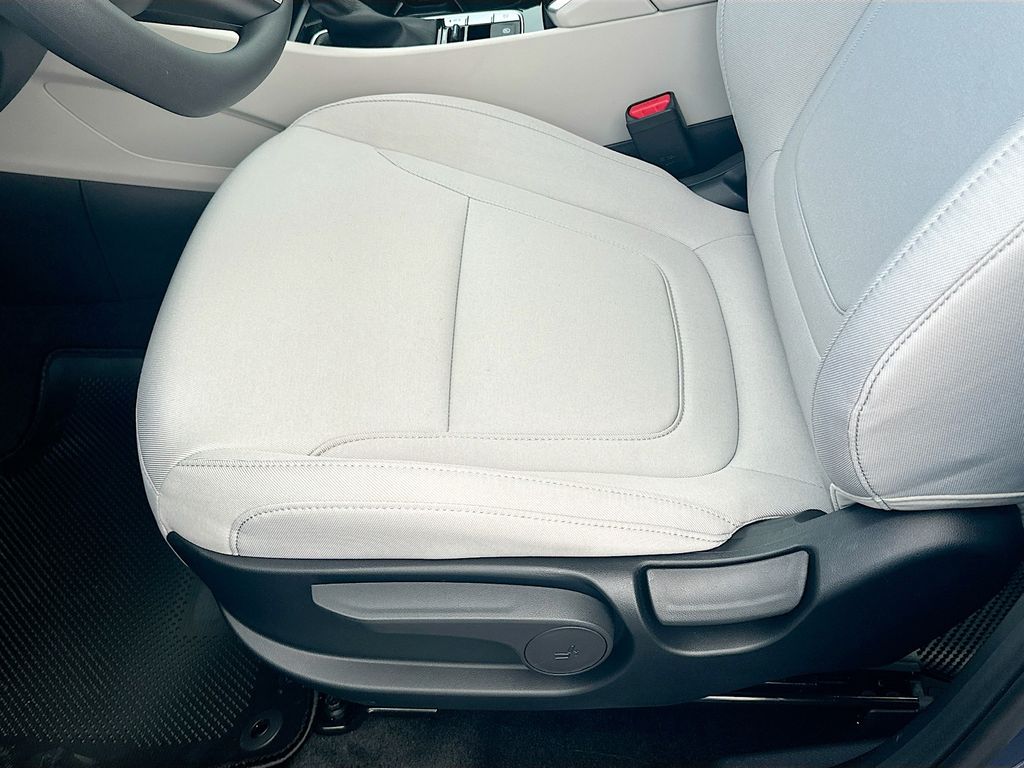 2025 Hyundai Tucson SE 19