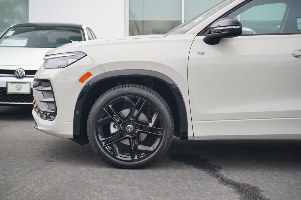 Thumbnail: 2025 Volkswagen Tiguan - 2