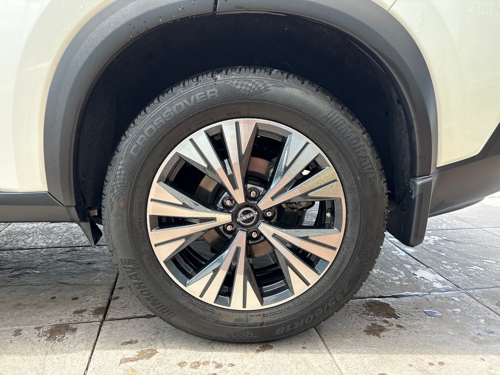 Used 2023 White Nissan SV image 11