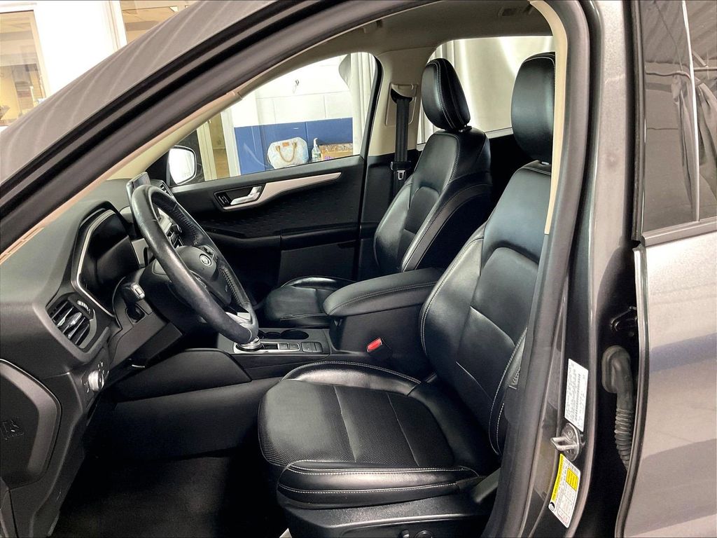 2020 Ford Escape — photo 10