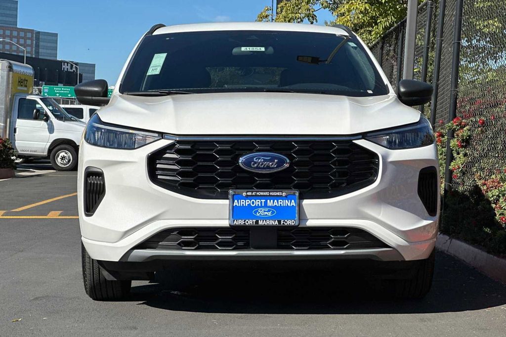 2024 Ford Escape ST-Line 10