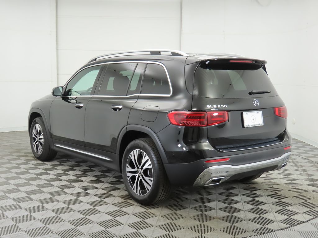 Thumbnail: 2025 Mercedes-Benz GLB - 7