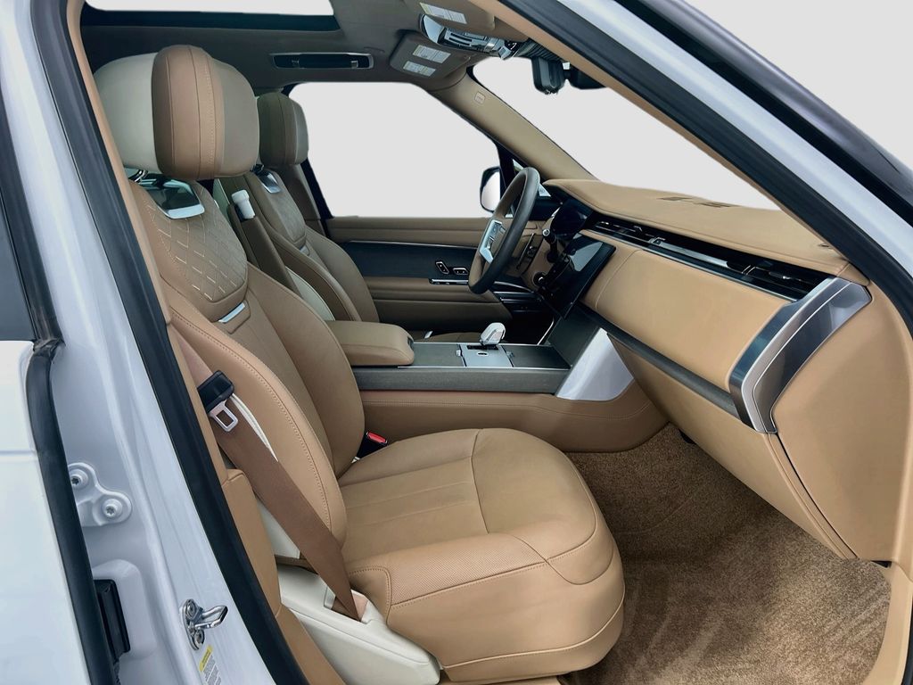 Thumbnail: 2025 Land Rover Range Rover - 19