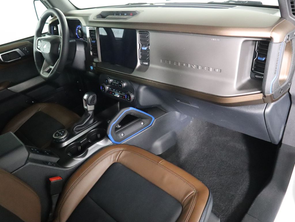 Thumbnail: 2022 Ford Bronco - 18