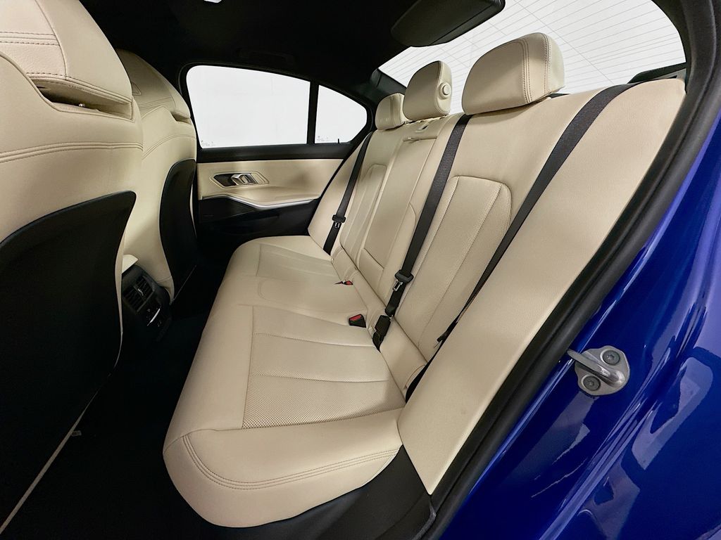 Thumbnail: 2026 BMW 3 Series - 17