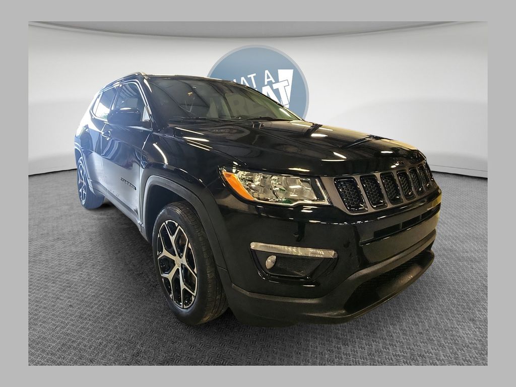 Diamond Black Crystal Pearlcoat 2019 Jeep Compass SUV / Crossover Four-Wheel Drive 9-Speed Automatic