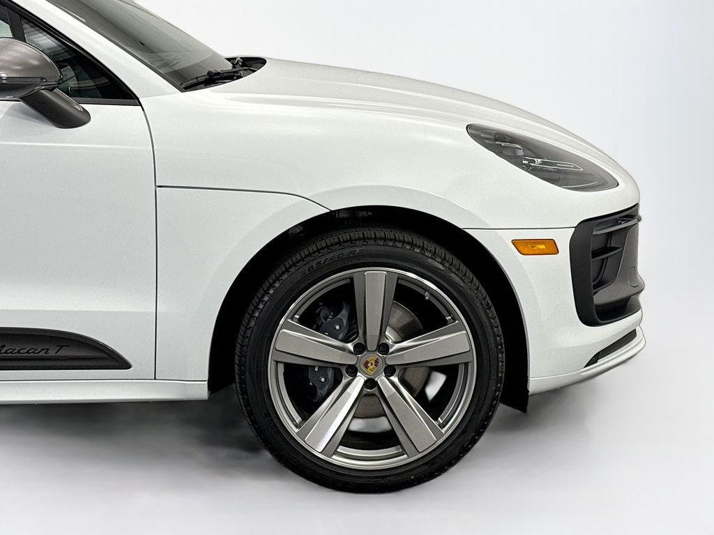 Thumbnail: 2026 Porsche Macan - 11