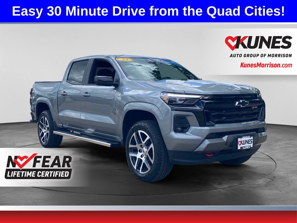 Sterling Gray Metallic 2023 Chevrolet Colorado Pickup Truck Four-Wheel Drive 8-Speed Automatic