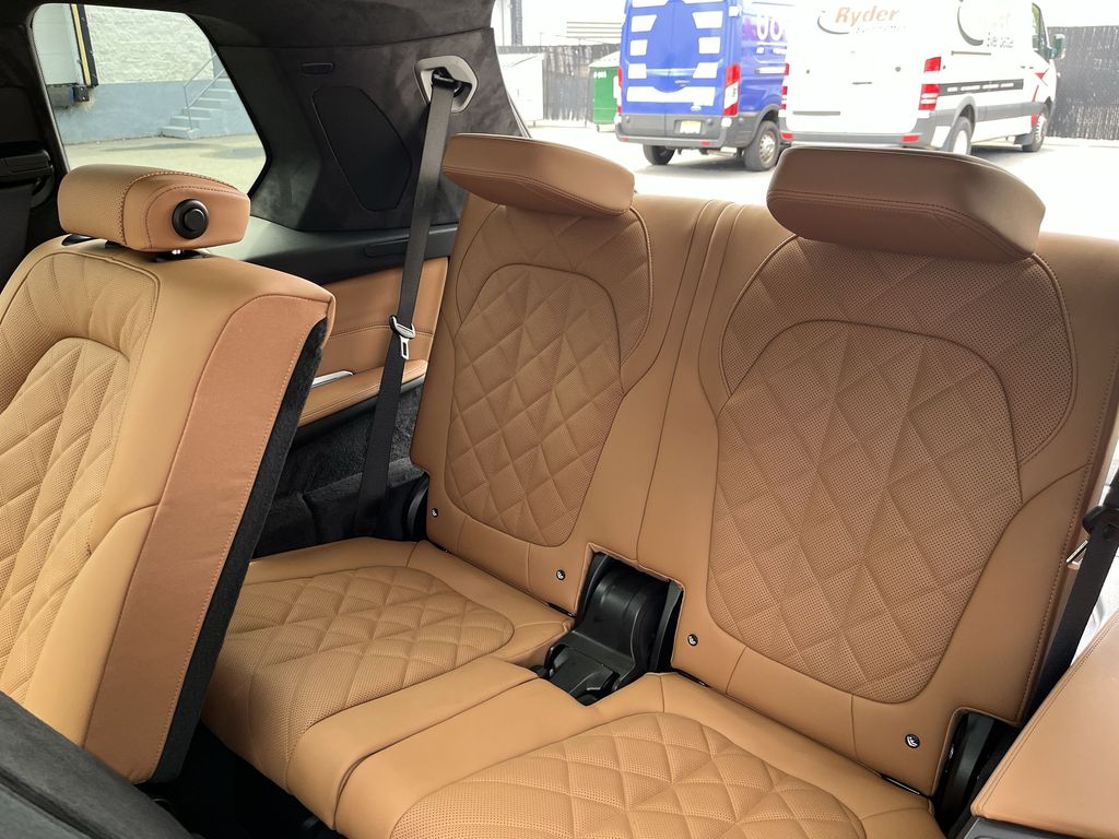 Thumbnail: 2026 BMW X7 - 24