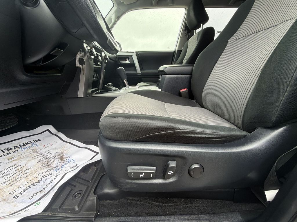 Used 2019 White Toyota SR5 image 12