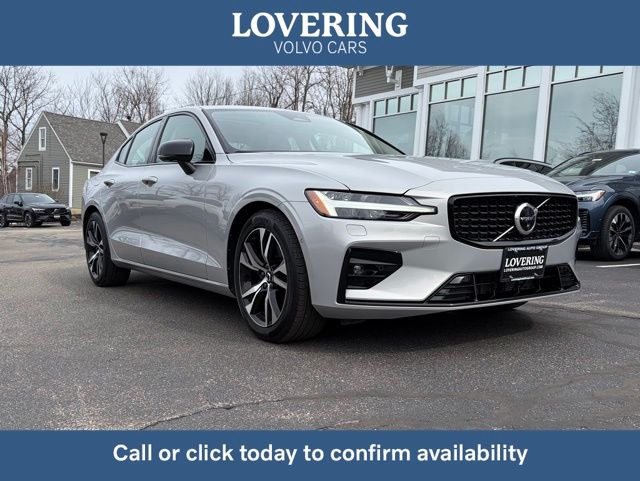 2023 Volvo S60 B5 Plus Dark Theme AWD