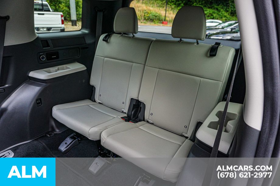 Used 2024 Green Hyundai SEL image 22