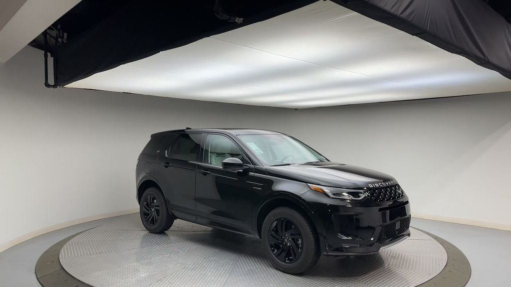2024 Land Rover Discovery Sport S 2