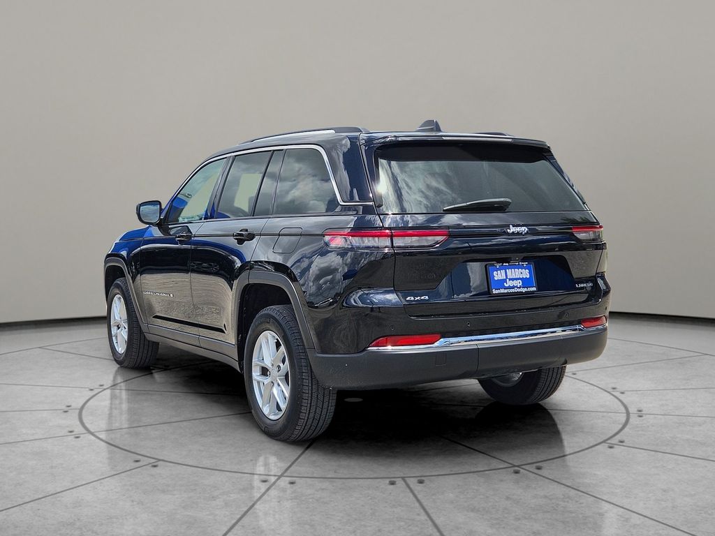 Used Car 2023 Jeep Grand Cherokee  Laredo For Sale Under $30,000 In San Marcos, Texas
