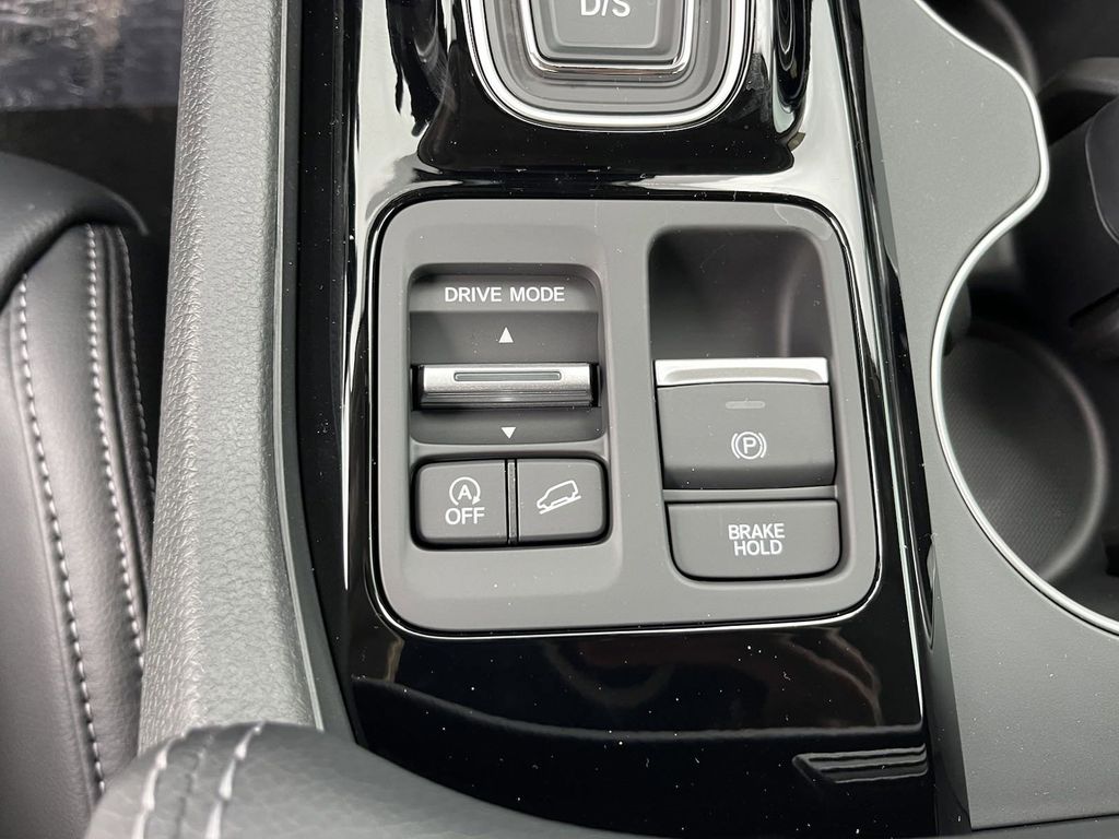 new 2025 Honda Pilot car, priced at $49,553