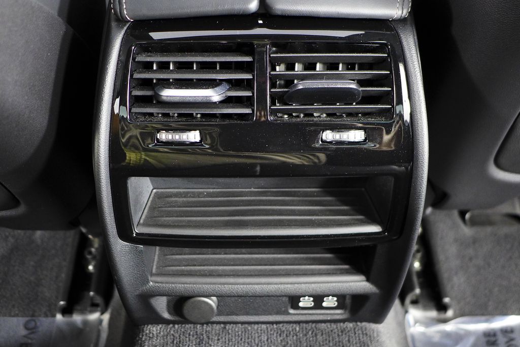 Thumbnail: 2022 BMW 5 Series - 23