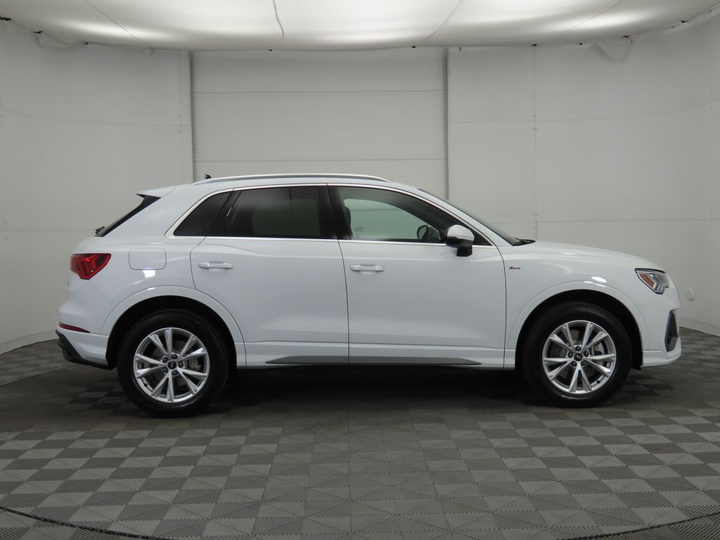 Thumbnail: 2025 Audi Q3 - 4