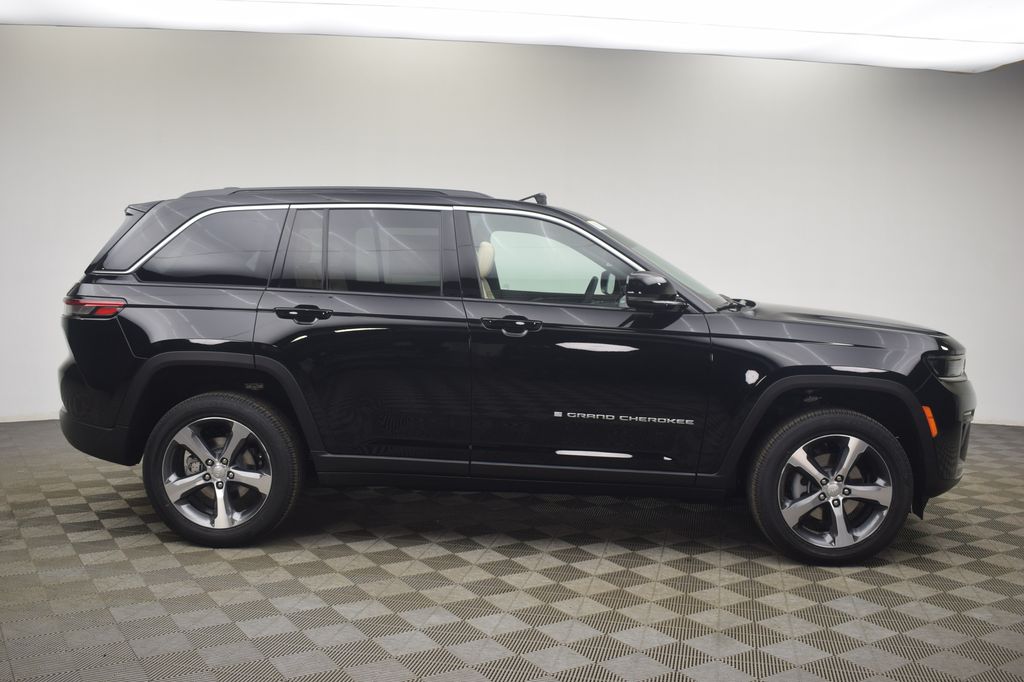 new 2026 Jeep Grand Cherokee car, priced at $45,500