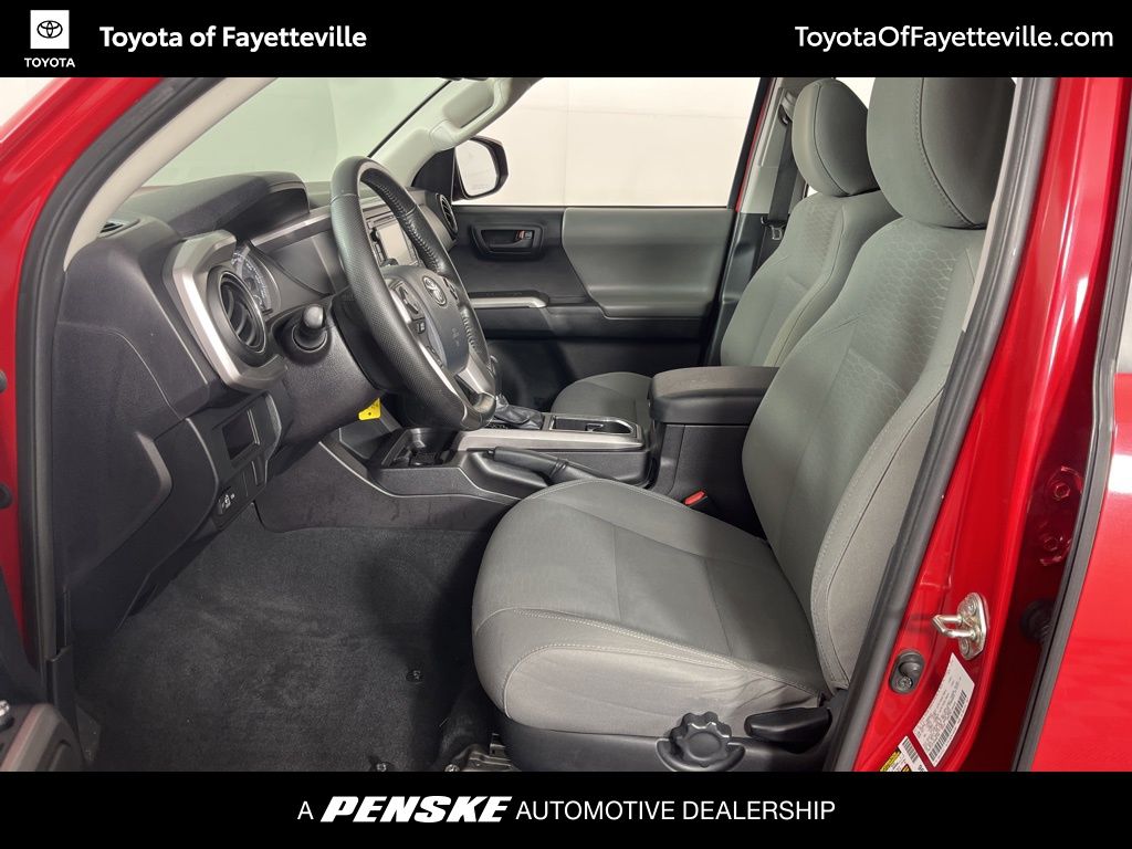 Thumbnail: 2016 Toyota Tacoma - 20