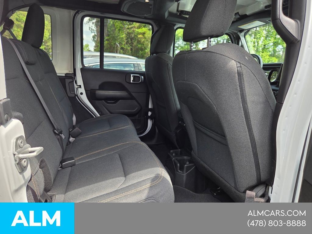 Used 2025 White Jeep Sahara image 15
