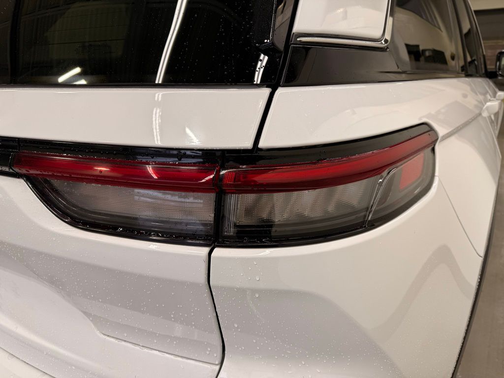 Thumbnail: 2022 Jeep Grand Cherokee - 5