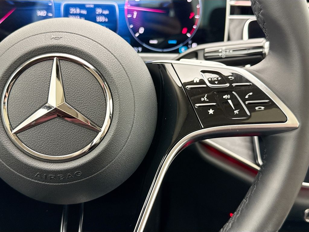 Thumbnail: 2025 Mercedes-Benz E-Class - 12