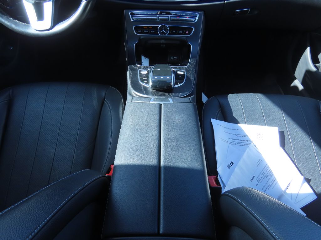 Thumbnail: 2020 Mercedes-Benz E-Class - 9