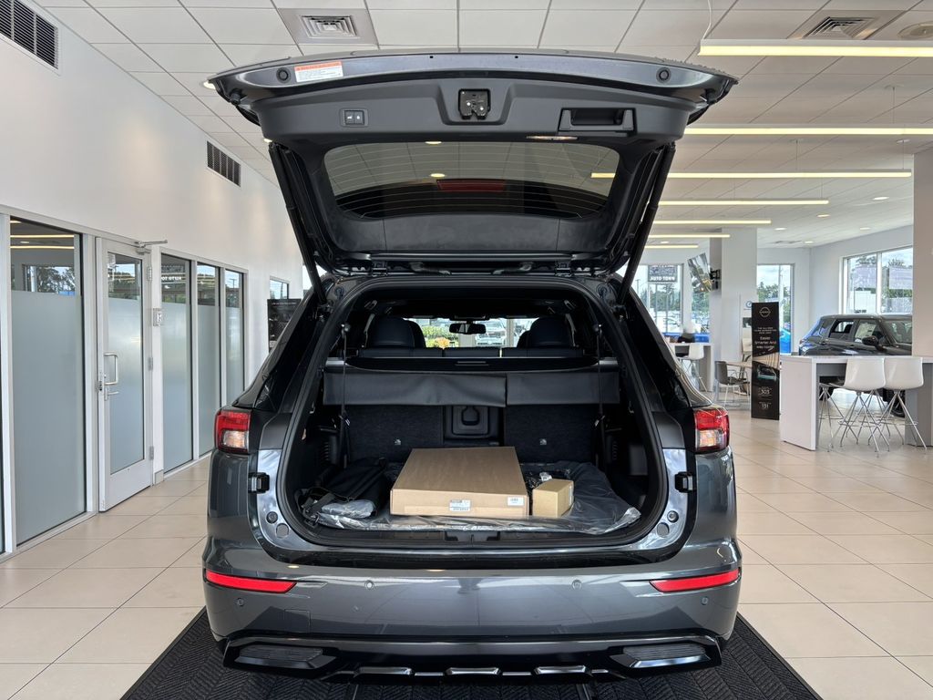 2026 Nissan Rogue Plug-In Hybrid Platinum