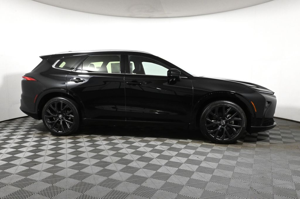 Thumbnail: 2025 Toyota Crown Signia - 9