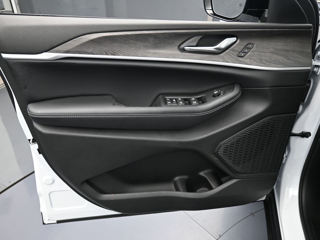 New 2025 Bright White Clearcoat Jeep Limited image 13