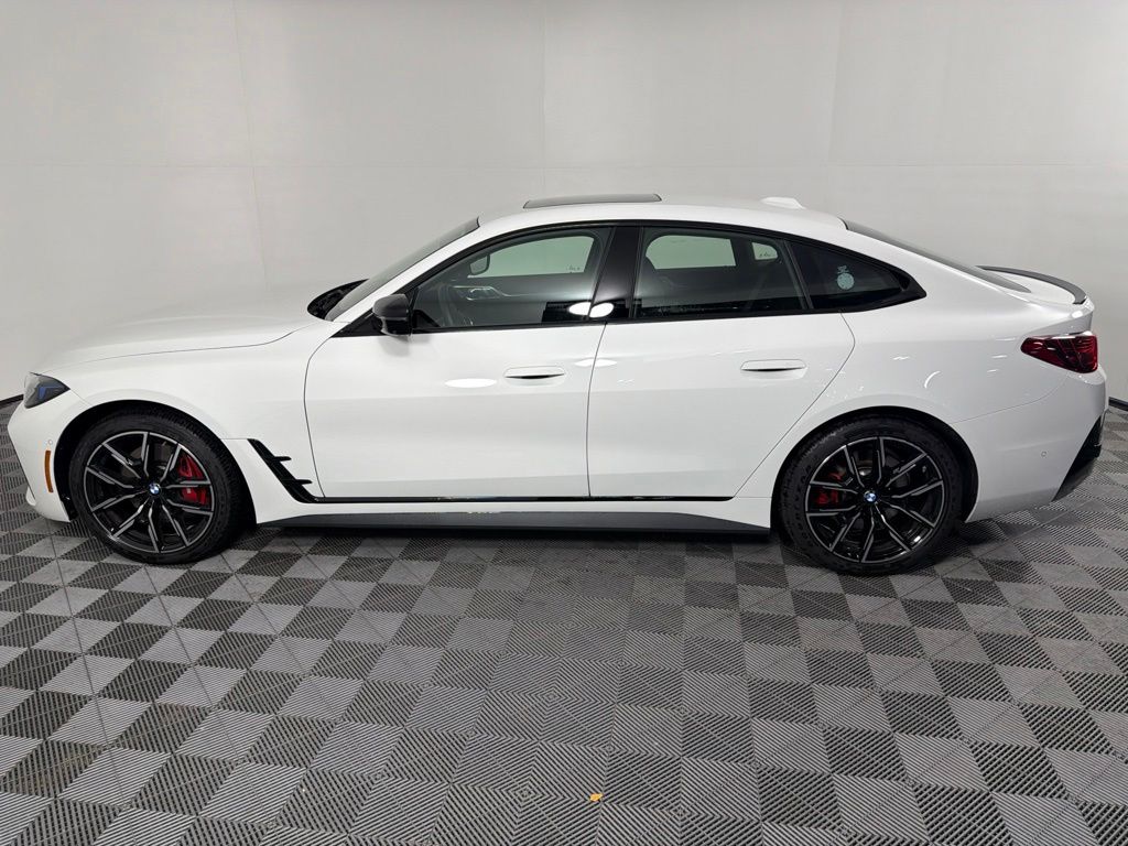 Thumbnail: 2026 BMW 4 Series - 9