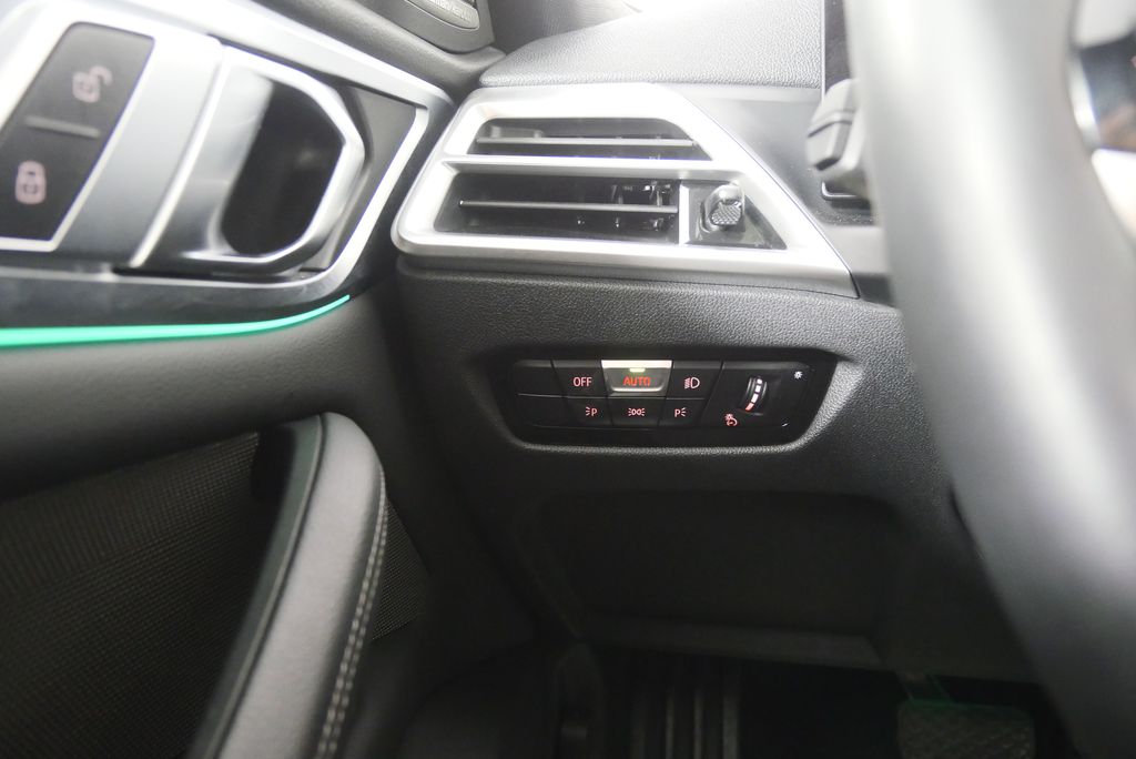 Thumbnail: 2025 BMW 4 Series - 21