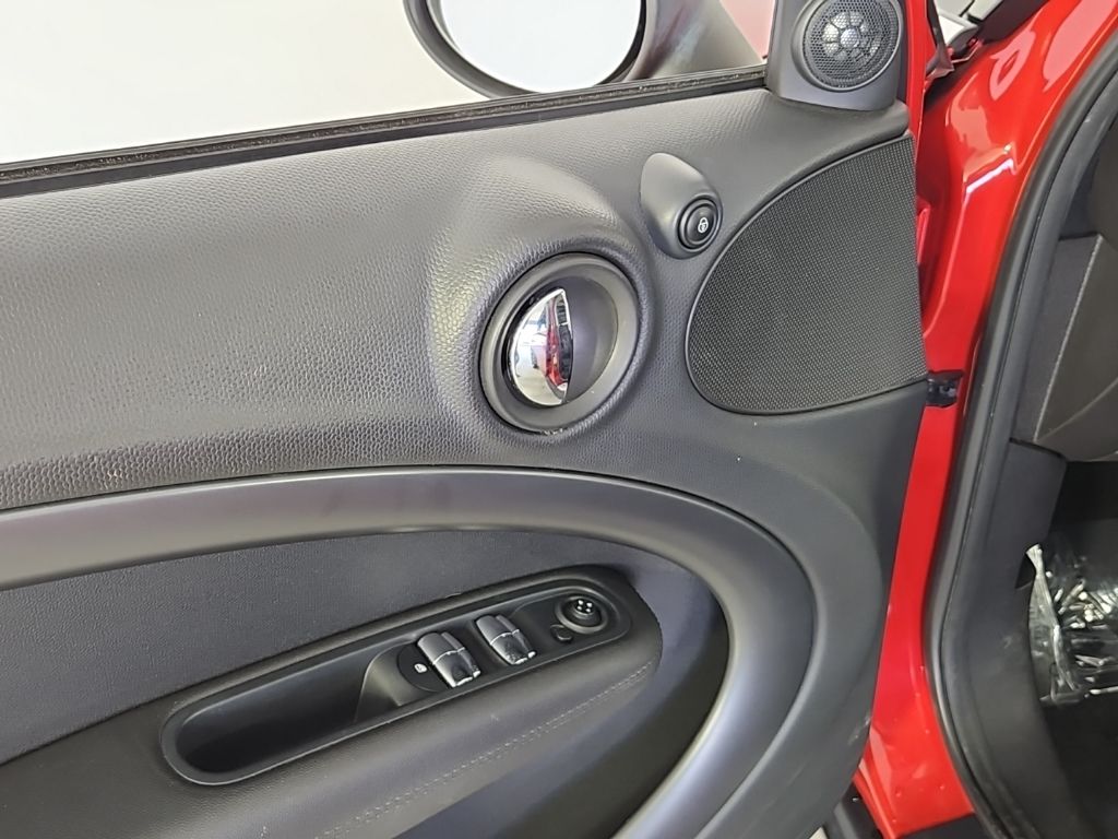 Thumbnail: 2015 MINI Cooper Countryman - 12