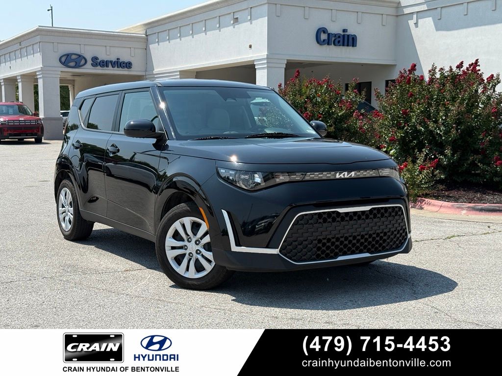 Black 2025 Kia Soul SUV / Crossover Front-Wheel Drive Continuously Variable Transmission