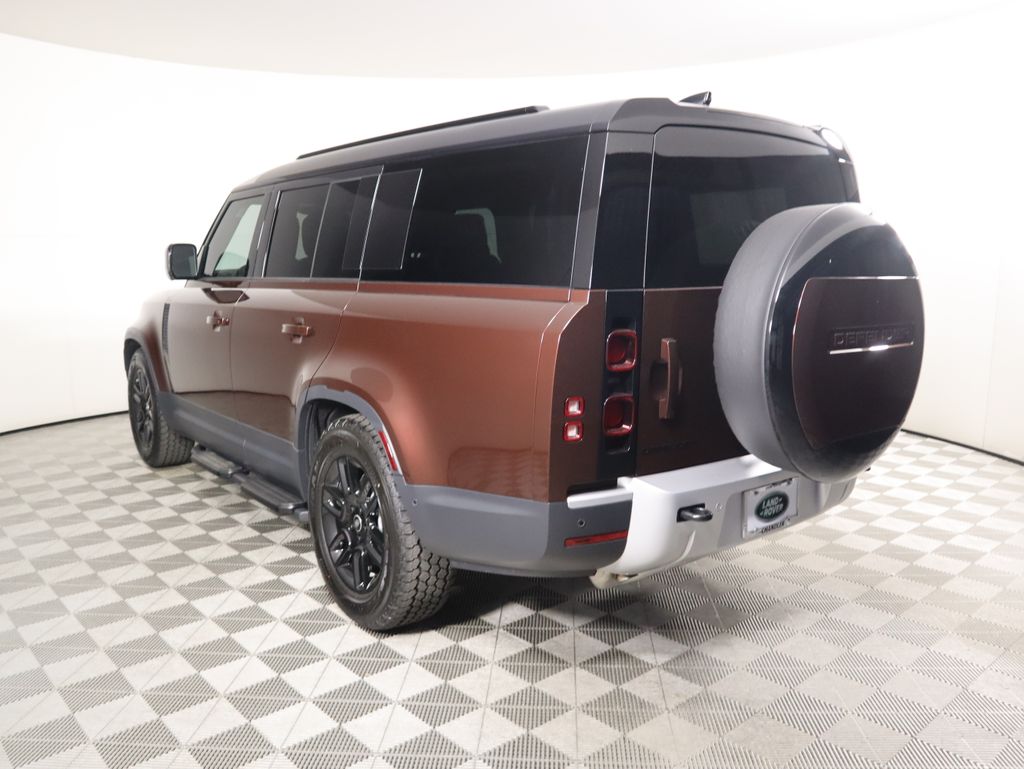 Thumbnail: 2025 Land Rover Defender - 7