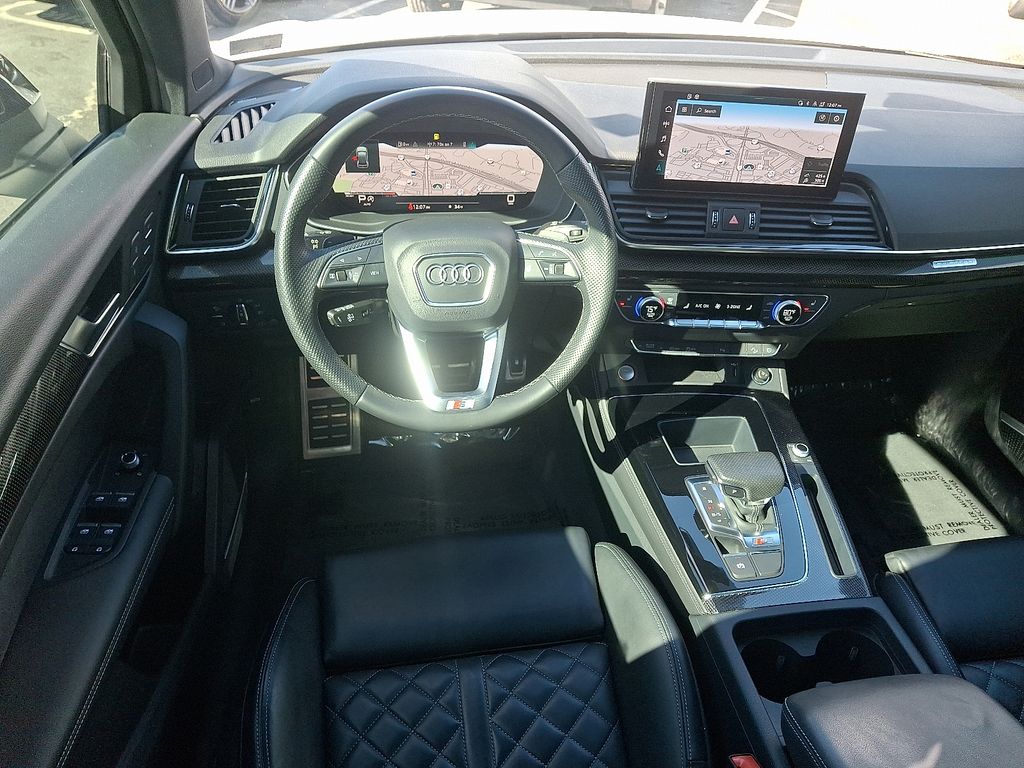 Thumbnail: 2023 Audi SQ5 - 11