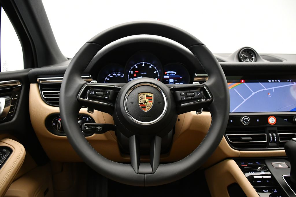 Thumbnail: 2025 Porsche Macan - 26