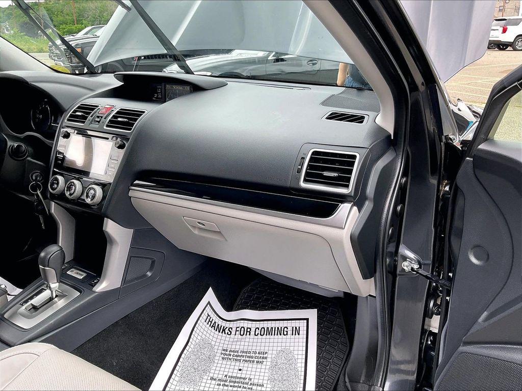 2017 Subaru Forester — photo 13