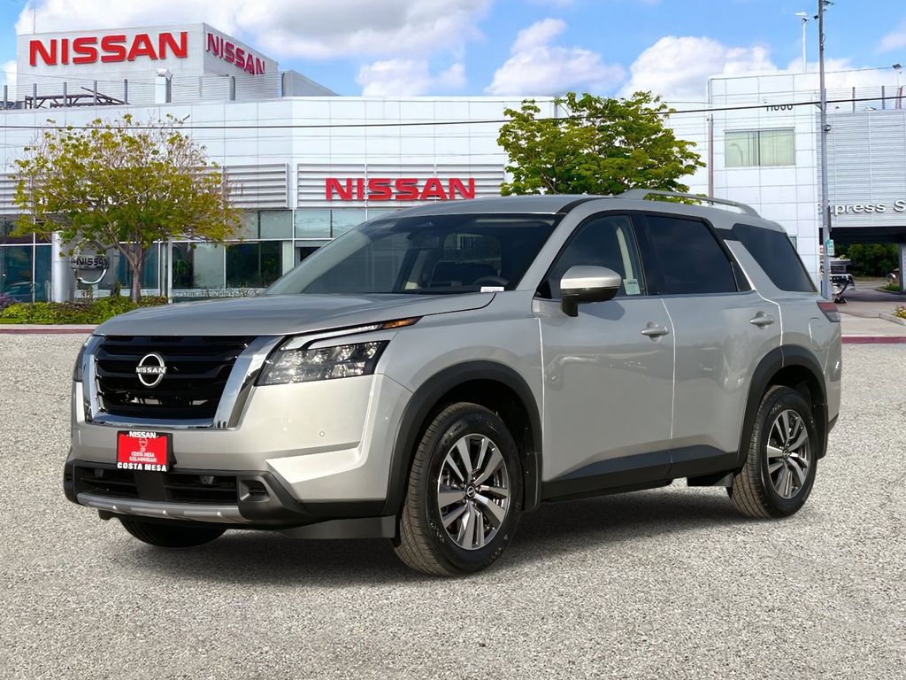 2025 Nissan Pathfinder SL