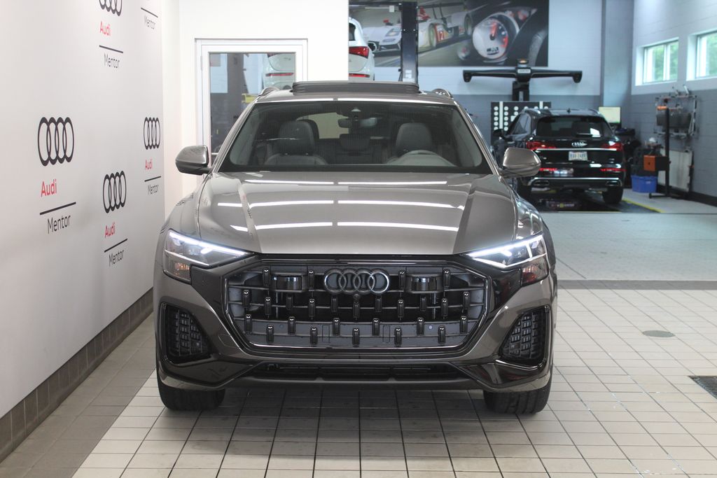 Thumbnail: 2026 Audi Q8 - 9