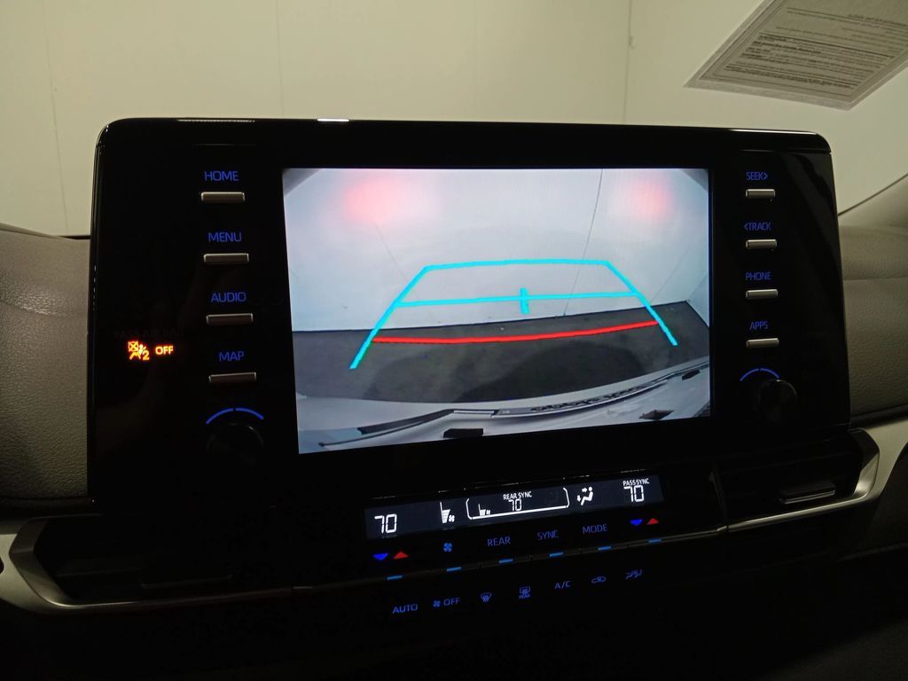 2023 Toyota Sienna LE