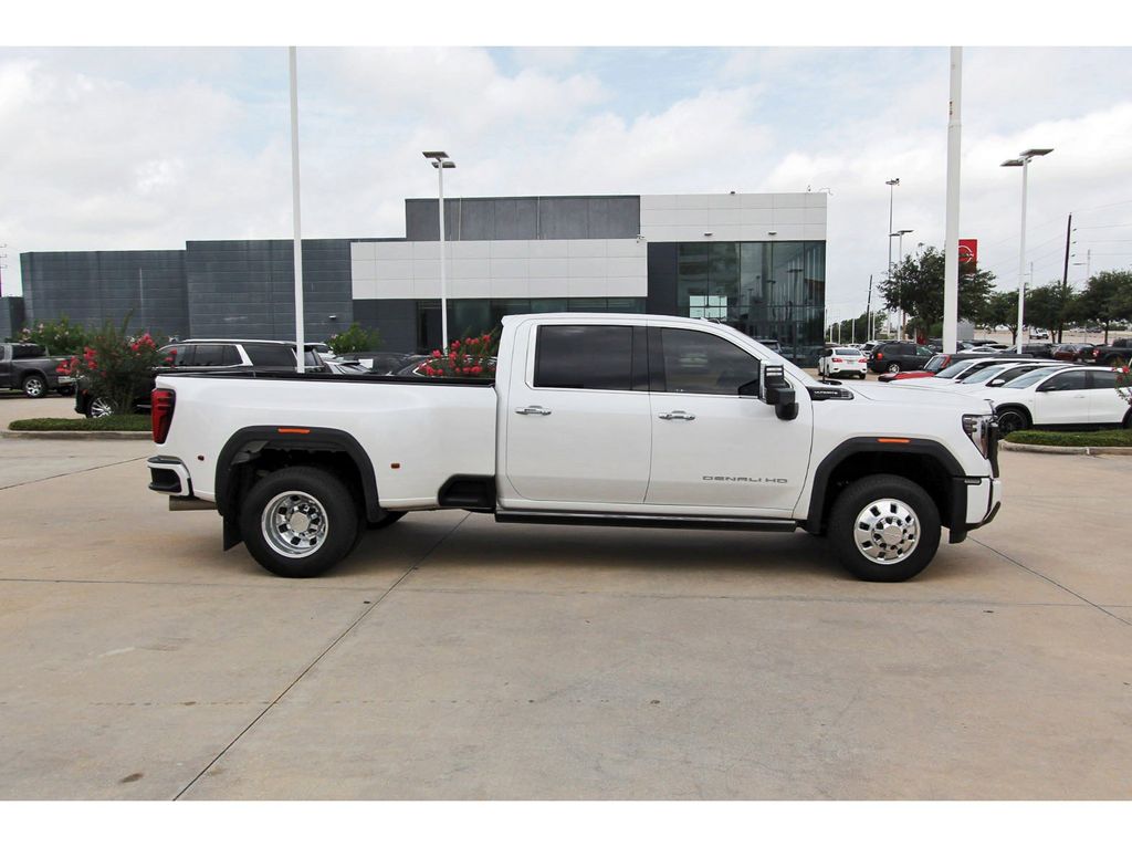 2025 GMC Sierra 3500HD Denali Ultimate White at Big Star Buick GMC