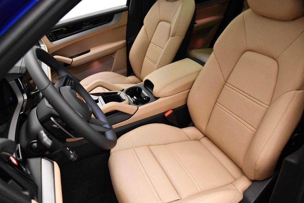 Thumbnail: 2025 Porsche  - 5