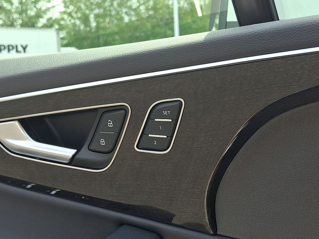 Thumbnail: 2023 Audi Q7 - 26