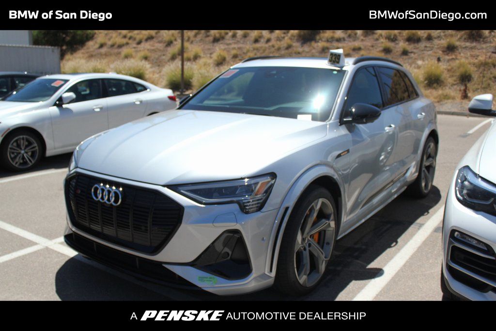 Thumbnail: 2023 Audi e-tron S - 1
