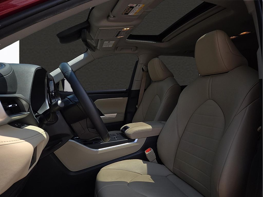Used 2023 Toyota Highlander XLE For Sale in Farmington, AR