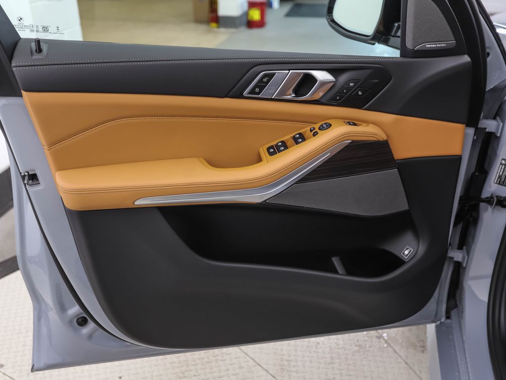 2026 BMW X5 xDrive50e 9