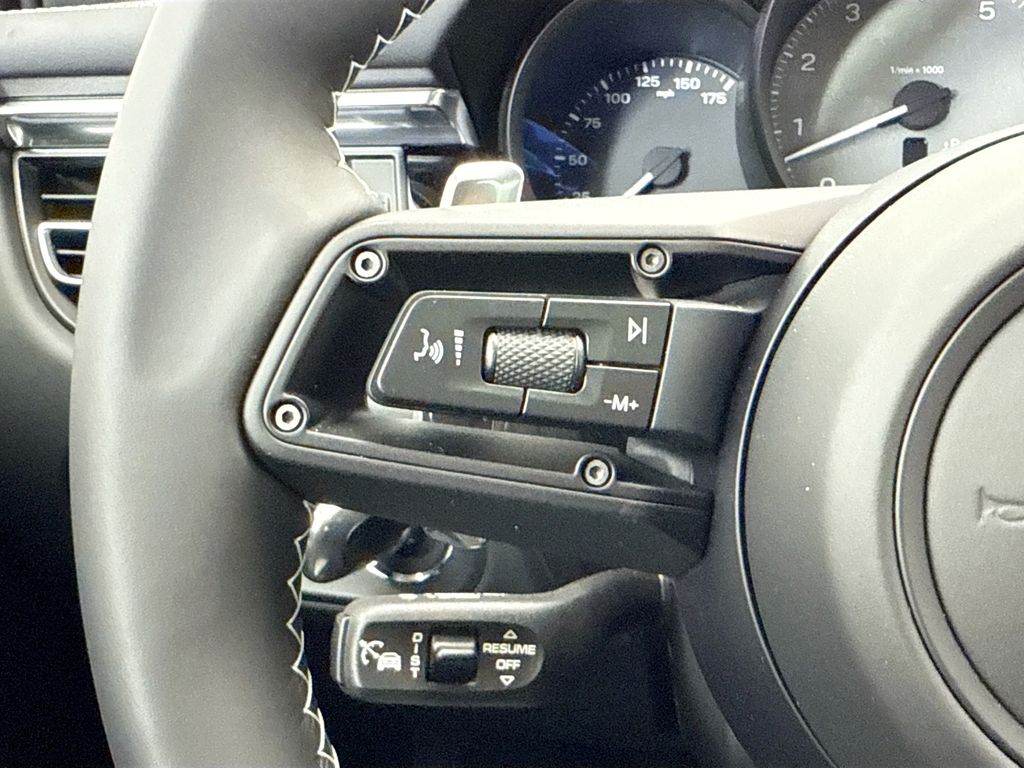 Thumbnail: 2026 Porsche Macan - 14